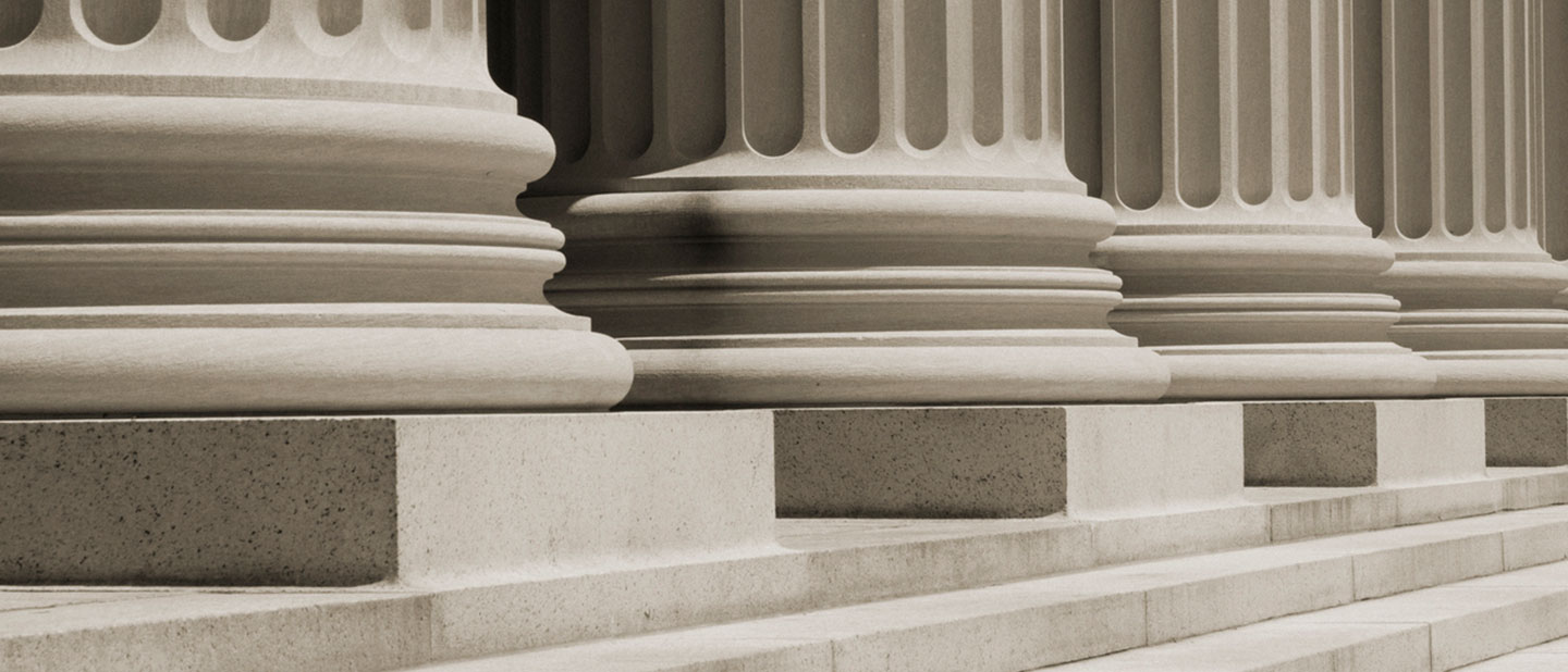 columns at courthouse
