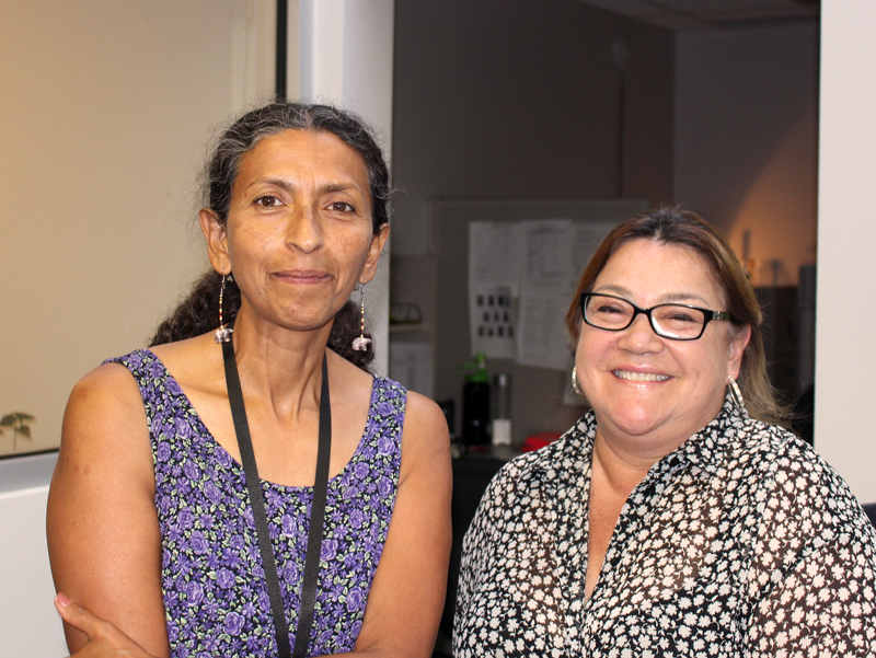 Margarita Perez-Pulido (left) with fellow CHW Kelly Morantes.