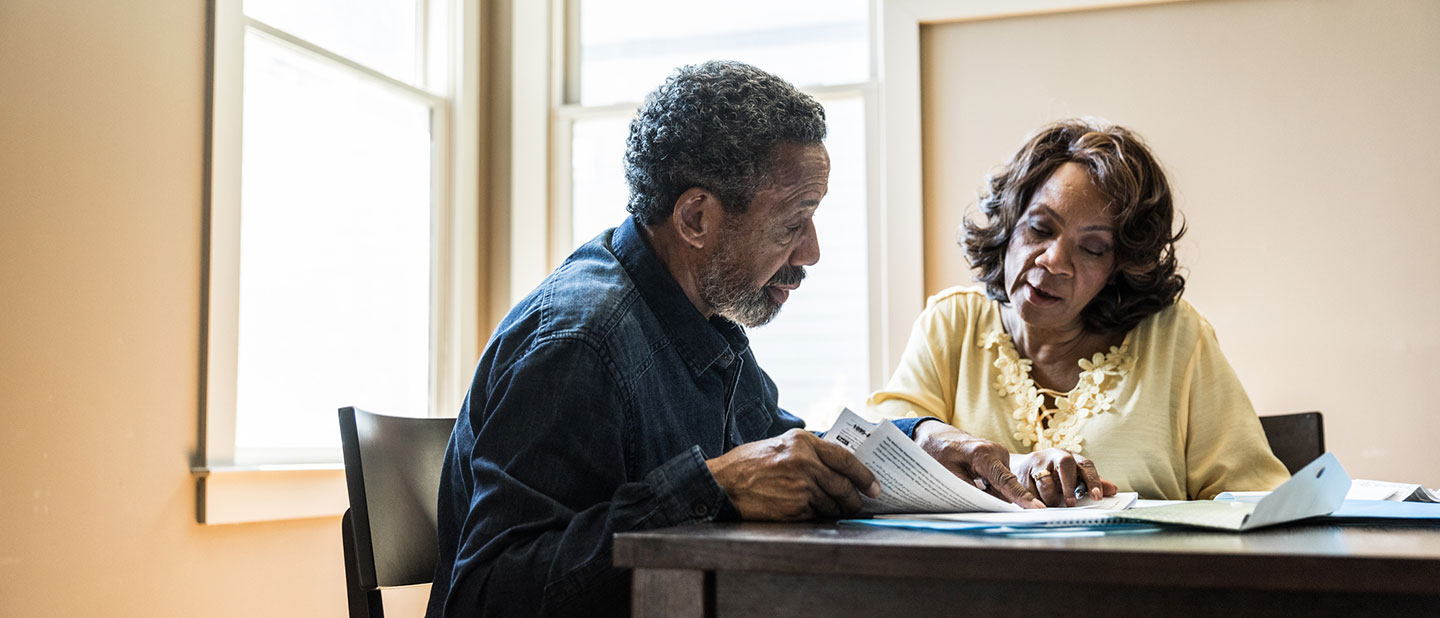 couple-reviewing-their-medical-bills