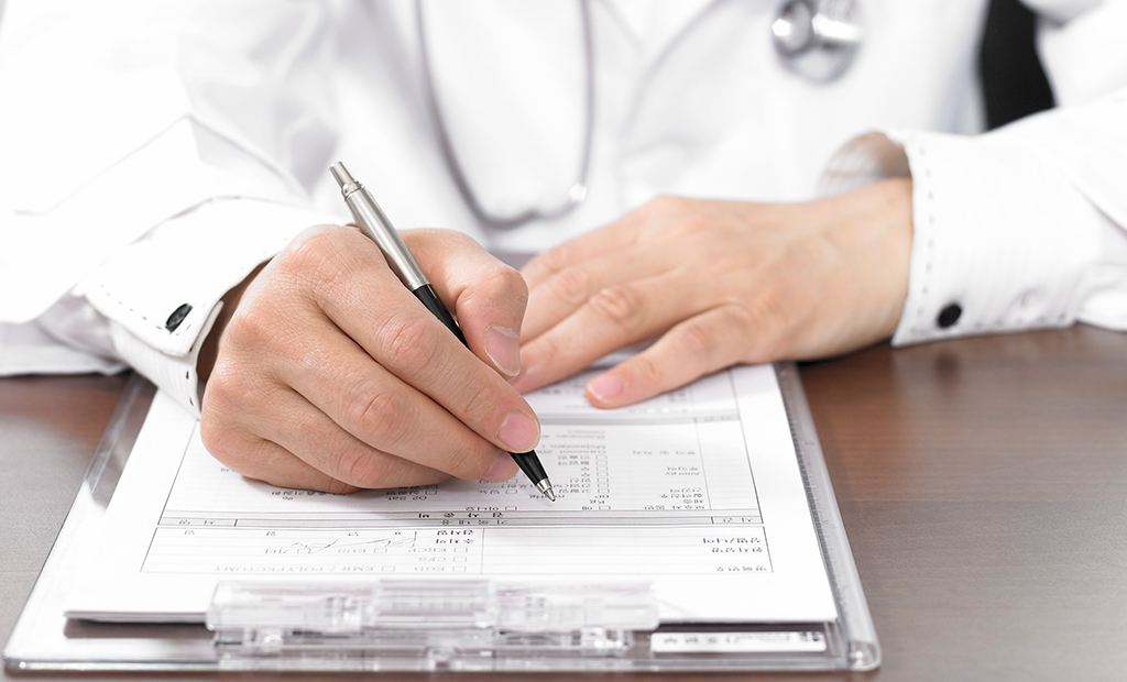 clipboardpaper 87177329 1024x620 savedforweb doctor patient hospital health care