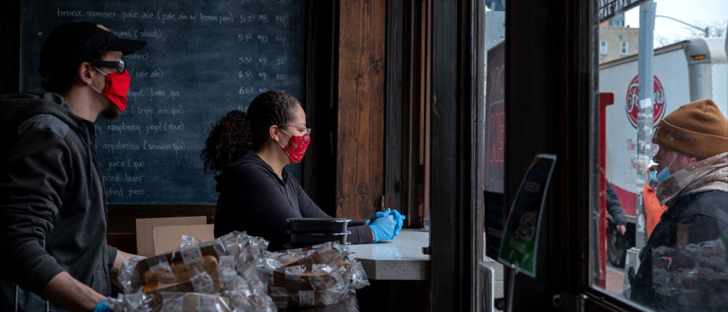 restaurants-passing-out-food-during-Coronavirus-pandemic