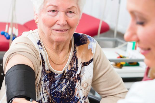 bloodpressure 522543383 1024x620 savedforweb doctor patient hospital health care