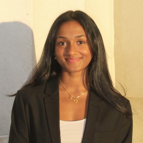 Jenna Xavier Headshot