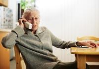 woman-on-phone Woman on phone
