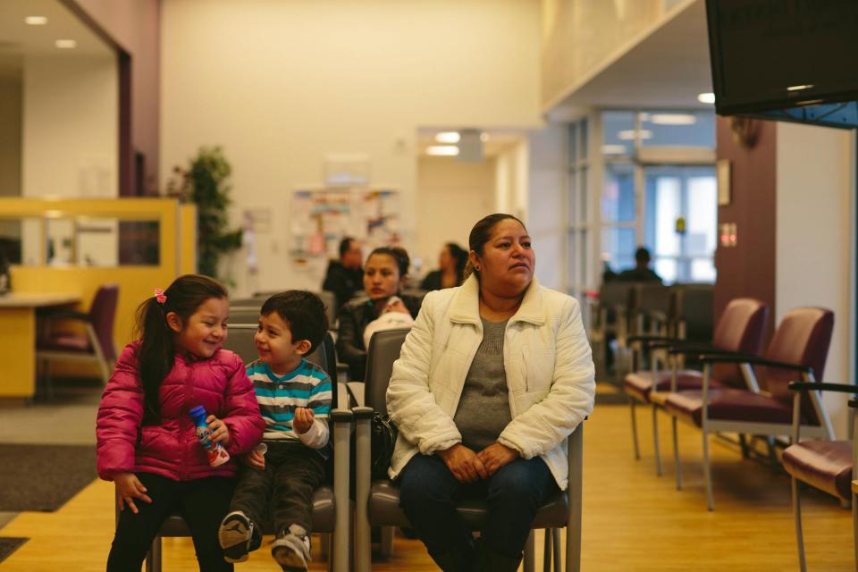 2016esperanza5973 waiting room