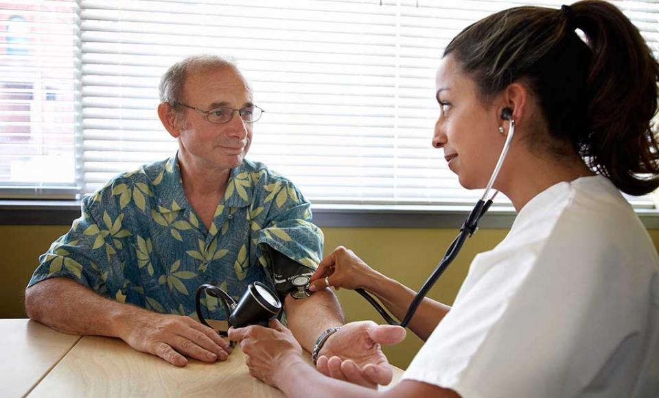 bloodpressurewithsenior 1024x620 doctor patient