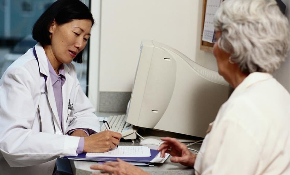 doctakesnotes aa023179 1024x620 Doctor patient healthcare