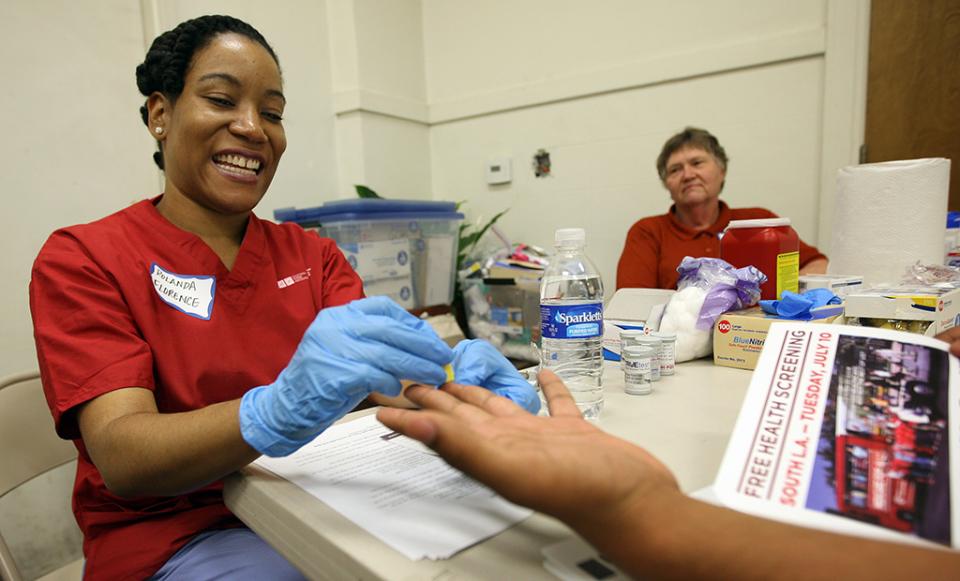 la free health clinic a 148134575 1024x620 Doctor Patient