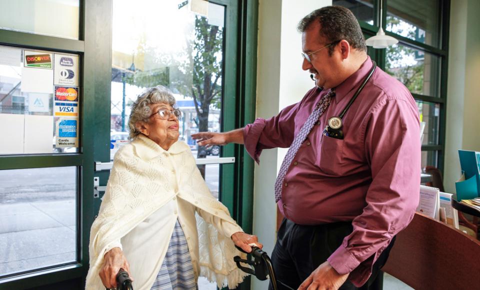dixoncwdrhernandez168 1024x620 savedforweb senior clinic patient