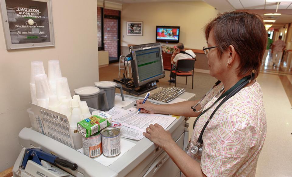 dixoncwhebrewhome120 1024x620 web health care nursing home hebrew elderly seniors computer