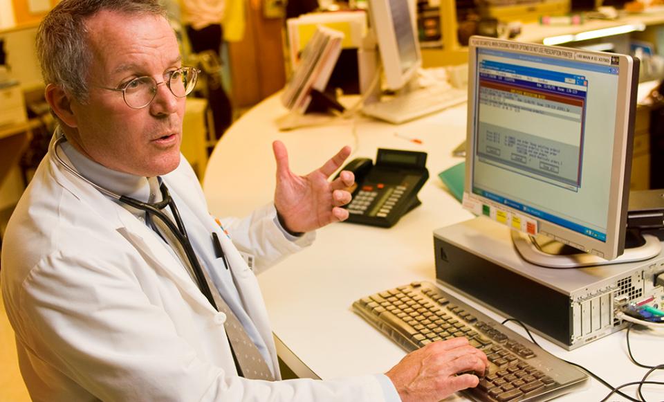 plerner090902w0766087m1 1024x620 web health care doctor computer hospital