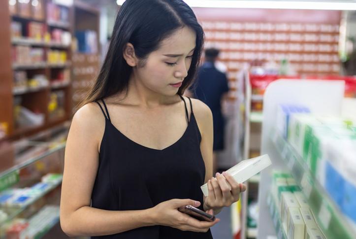 checking prices while shopping for prescription drugs